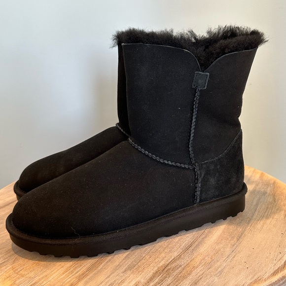 Black Sherpa Boots New with out tags size 9 - Picture 4 of 8